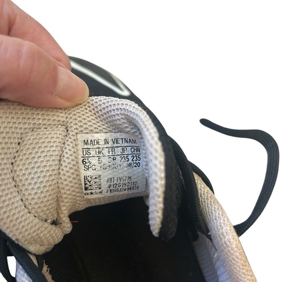 Adidas Baseball Softball Cleats - Picture 3 of 5